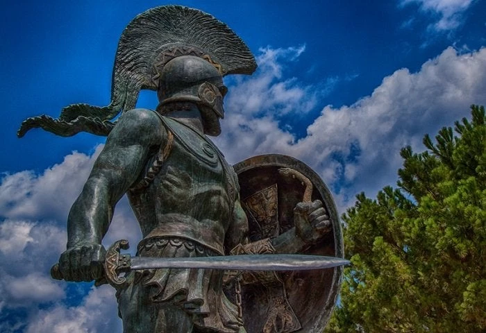 Το μεγάλο μυστικό της Αρχαίας Σπάρτης: Αμερικανός πυρηνικός φυσικός μιλά για την ανθεκτικότητα των μετάλλων